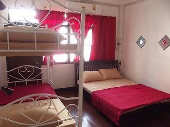 24 Hostal