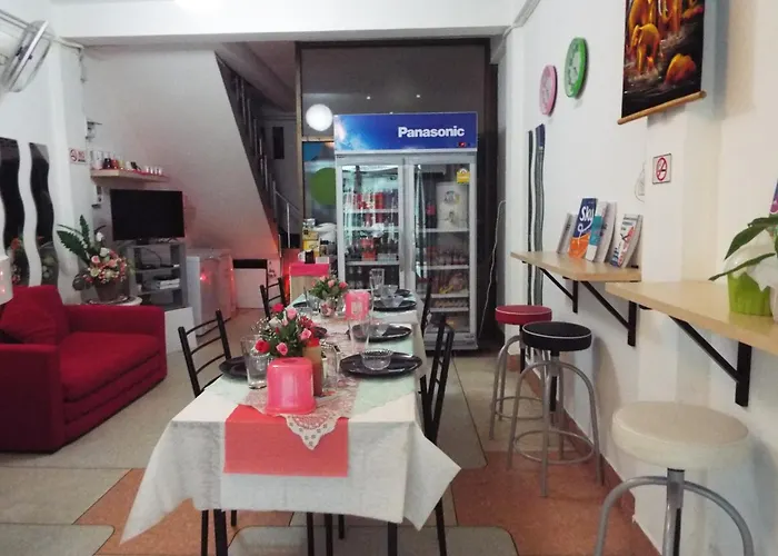 24 Hostal *