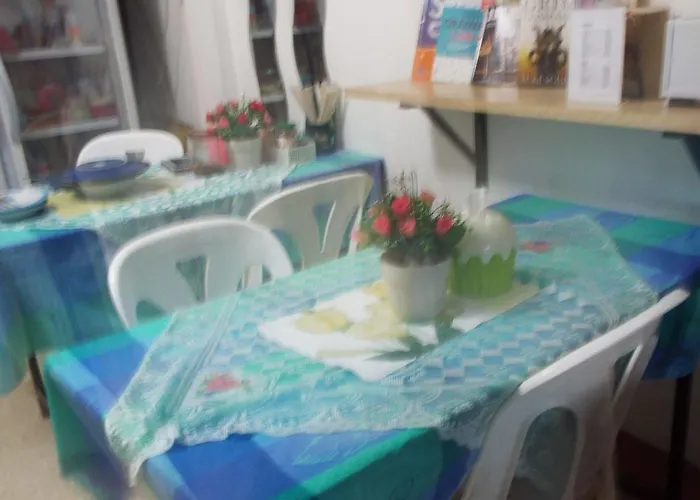 24 Hostal