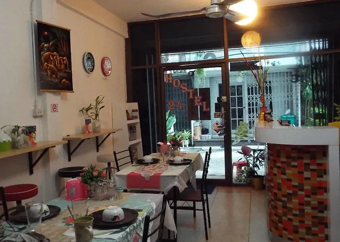 24 Hostal